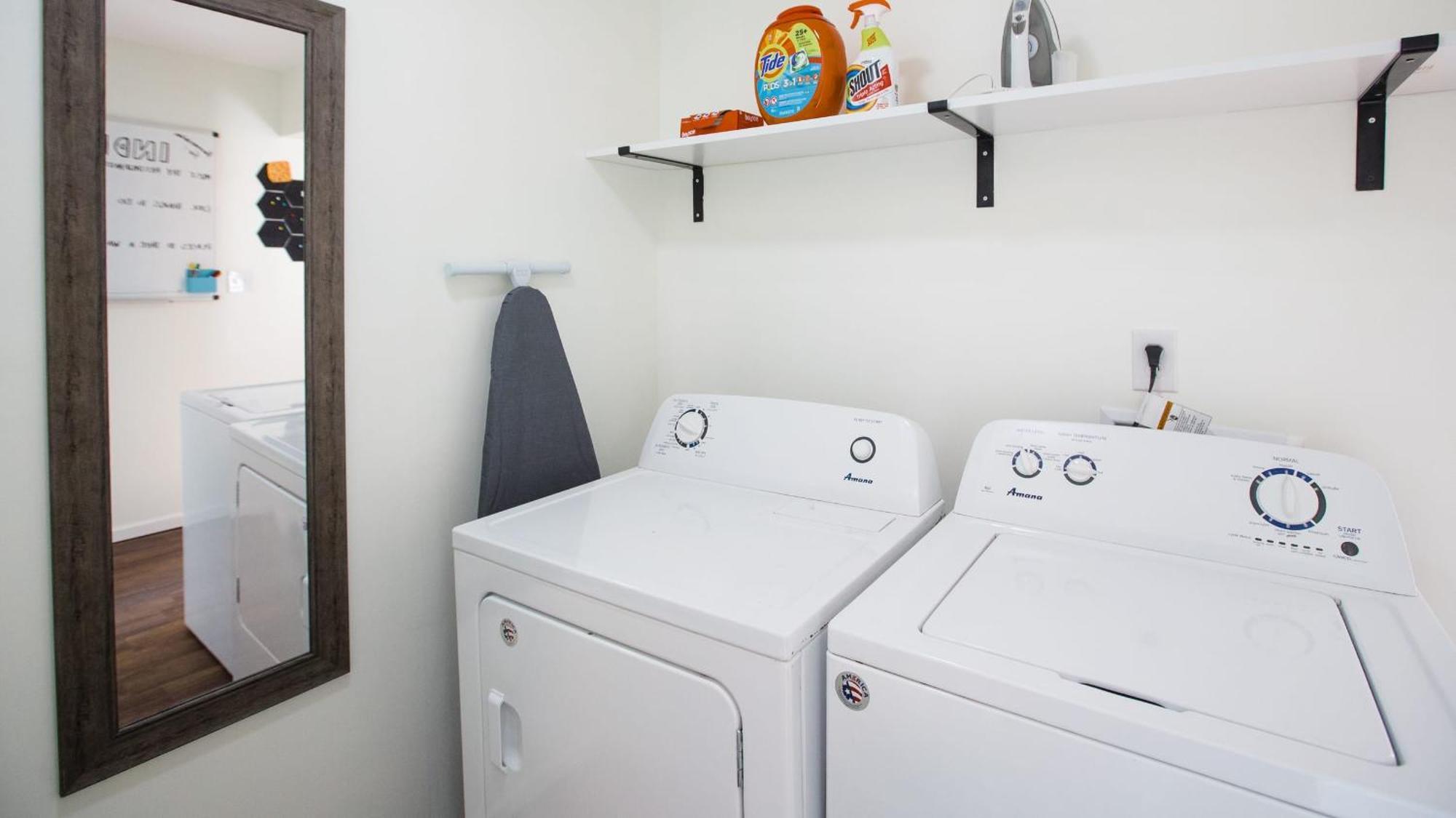Villa 5 Mins To Speedway! Walk To Zoo, Wr Park, Iupui! Indianápolis Exterior foto